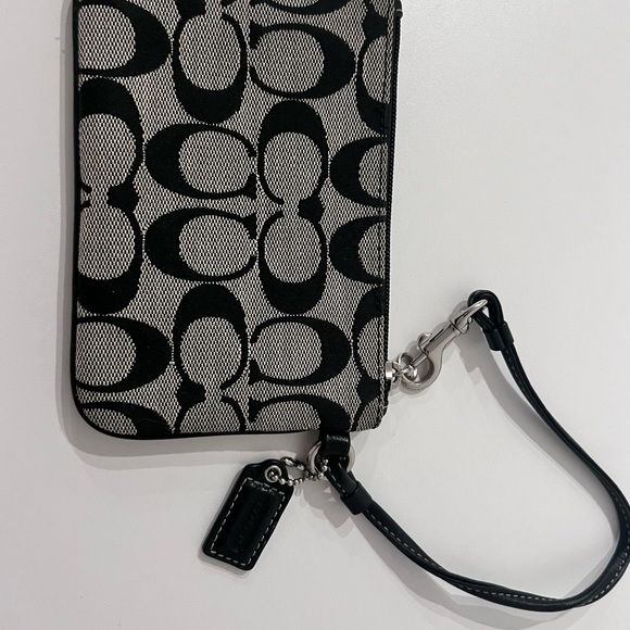 Coach Wristlet - Picture 4 of 6